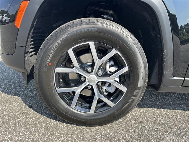 new 2025 Jeep Grand Cherokee car, priced at $40,995