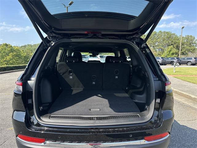 new 2025 Jeep Grand Cherokee car, priced at $40,995