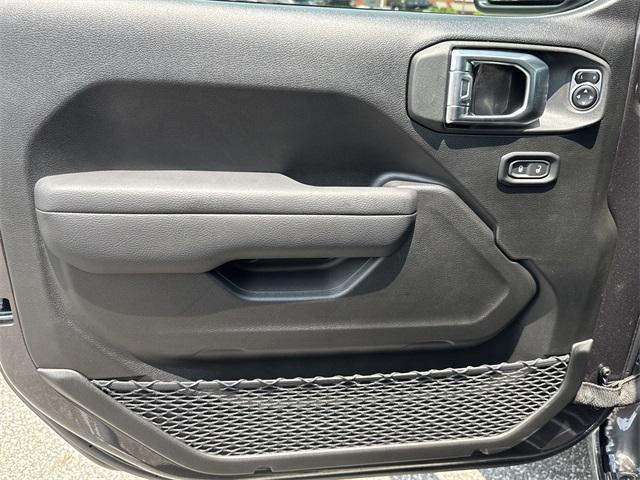 new 2025 Jeep Wrangler car, priced at $40,615