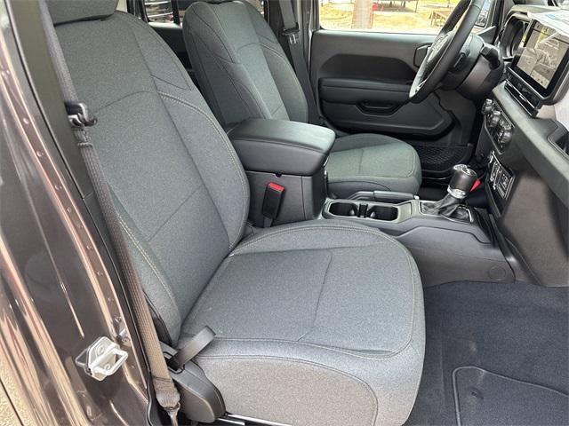new 2025 Jeep Wrangler car, priced at $40,615