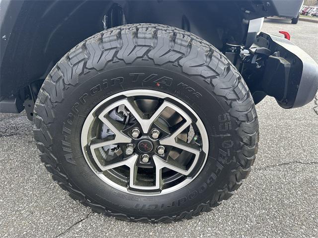 new 2025 Jeep Wrangler car, priced at $57,490