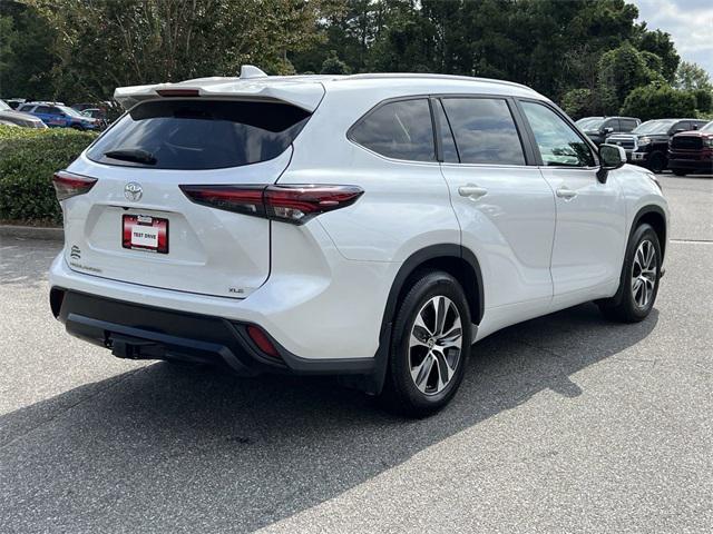 used 2024 Toyota Highlander car, priced at $39,995