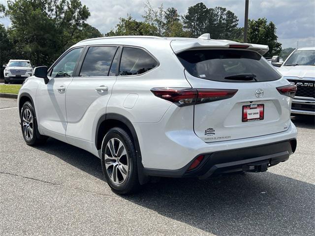 used 2024 Toyota Highlander car, priced at $39,995