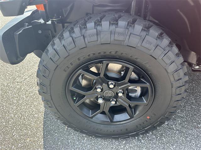 new 2025 Jeep Gladiator car, priced at $42,457