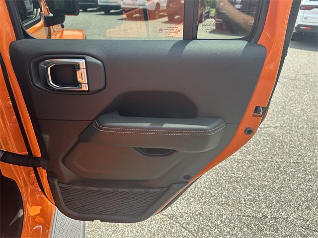 new 2025 Jeep Gladiator car, priced at $42,457