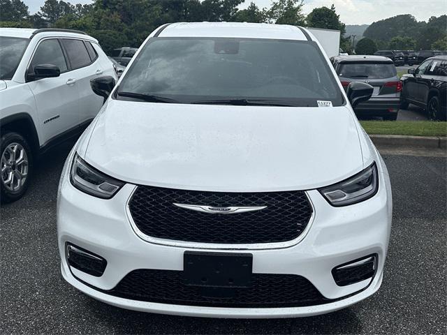 new 2025 Chrysler Pacifica car, priced at $37,998