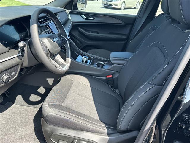 new 2025 Jeep Grand Cherokee car, priced at $36,974