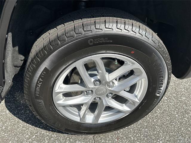 new 2025 Jeep Grand Cherokee car, priced at $36,974