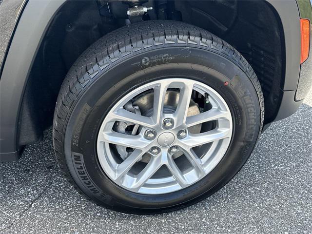 new 2025 Jeep Grand Cherokee car, priced at $36,974