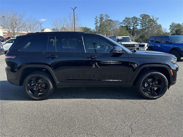 new 2025 Jeep Grand Cherokee car, priced at $42,170