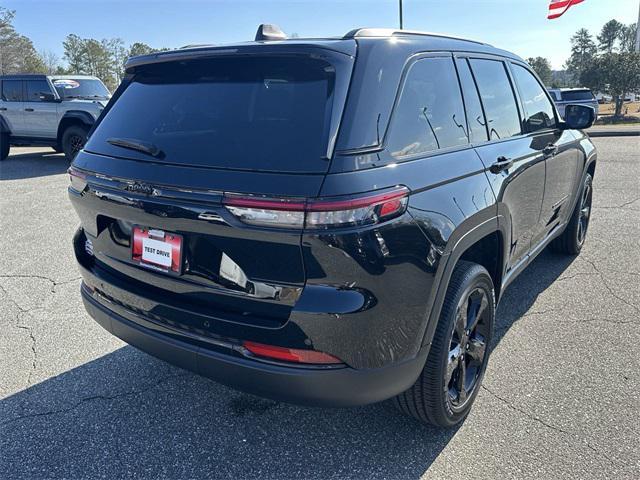 new 2025 Jeep Grand Cherokee car, priced at $42,170