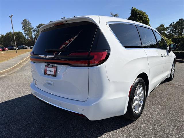 new 2026 Chrysler Pacifica car, priced at $39,420