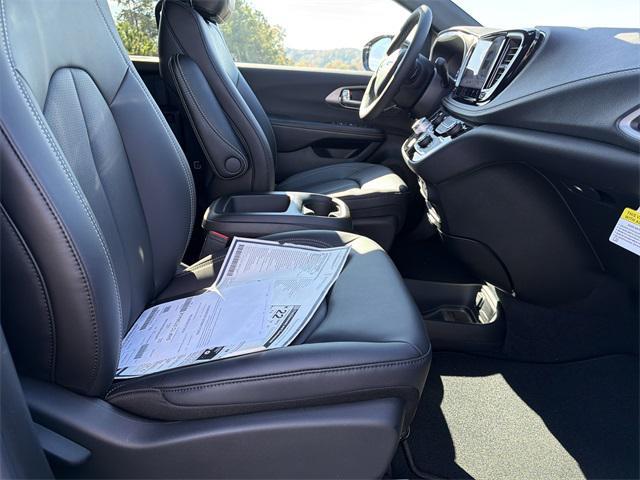 new 2026 Chrysler Pacifica car, priced at $39,420