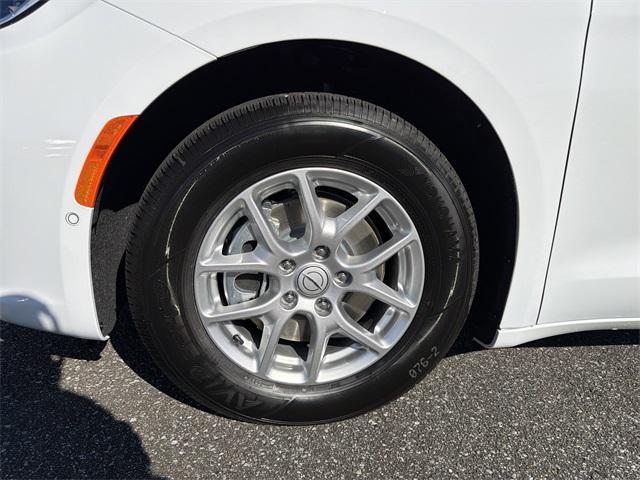 new 2026 Chrysler Pacifica car, priced at $39,420