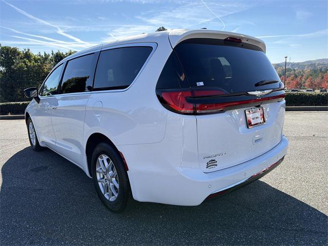 new 2026 Chrysler Pacifica car, priced at $39,420