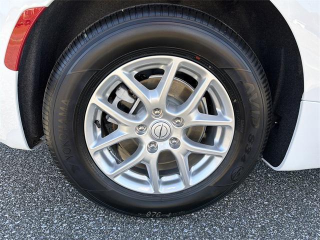 new 2026 Chrysler Pacifica car, priced at $39,420