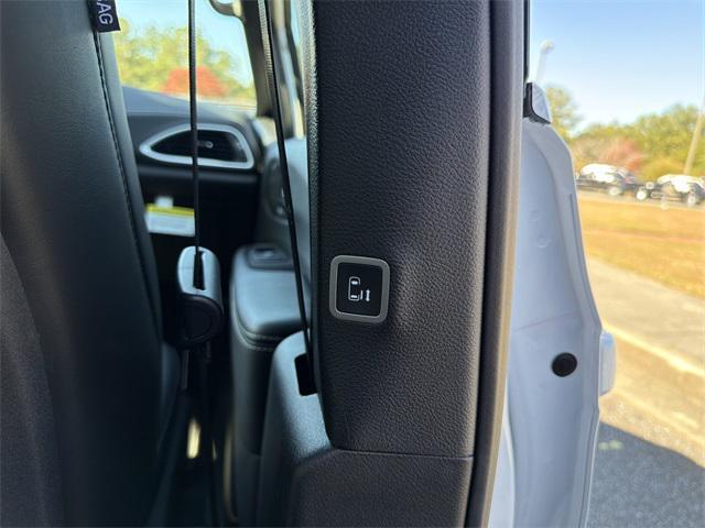 new 2026 Chrysler Pacifica car, priced at $39,420