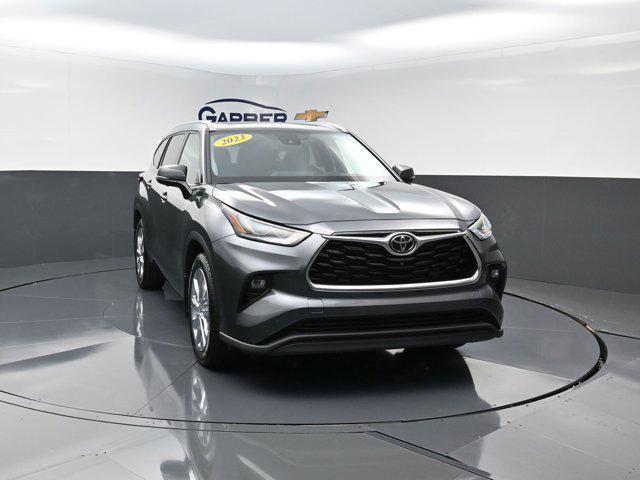 used 2023 Toyota Highlander car, priced at $39,850