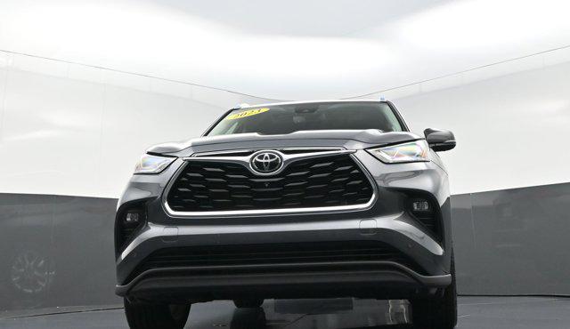 used 2023 Toyota Highlander car, priced at $39,850
