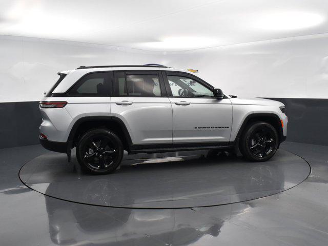 used 2022 Jeep Grand Cherokee car, priced at $34,893