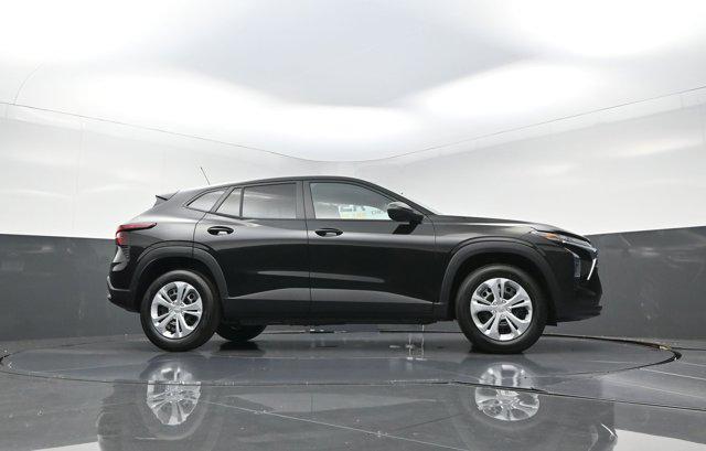 new 2025 Chevrolet Trax car, priced at $21,895
