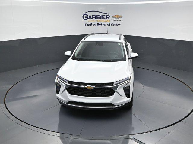 new 2025 Chevrolet Trax car, priced at $24,095