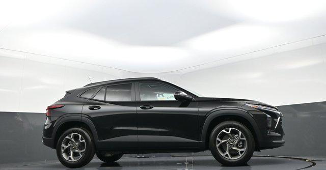 new 2025 Chevrolet Trax car, priced at $24,083