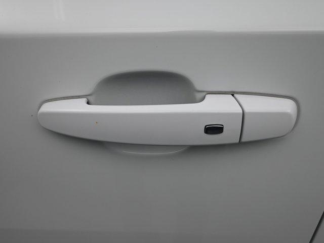 used 2023 Chevrolet Traverse car, priced at $32,243