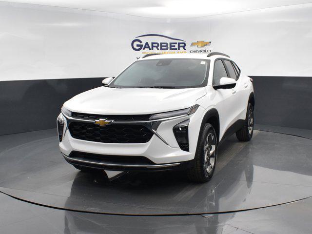 new 2025 Chevrolet Trax car, priced at $24,735