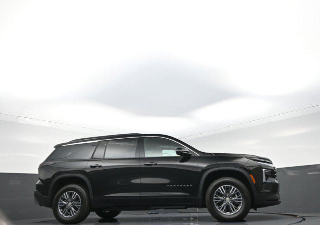 new 2026 Chevrolet Traverse car, priced at $43,120