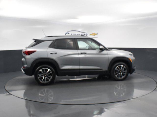 new 2025 Chevrolet TrailBlazer car, priced at $27,616
