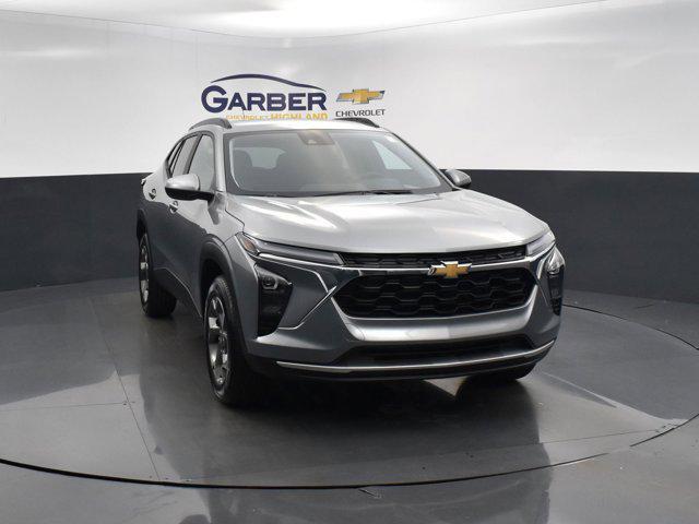 new 2025 Chevrolet Trax car, priced at $24,735