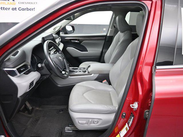 used 2020 Toyota Highlander car, priced at $30,350