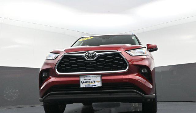used 2020 Toyota Highlander car, priced at $30,350