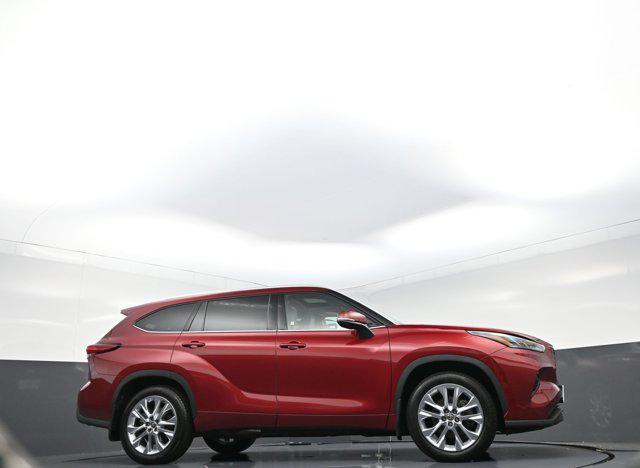 used 2020 Toyota Highlander car, priced at $30,350