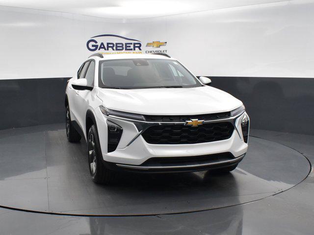 new 2025 Chevrolet Trax car, priced at $25,235