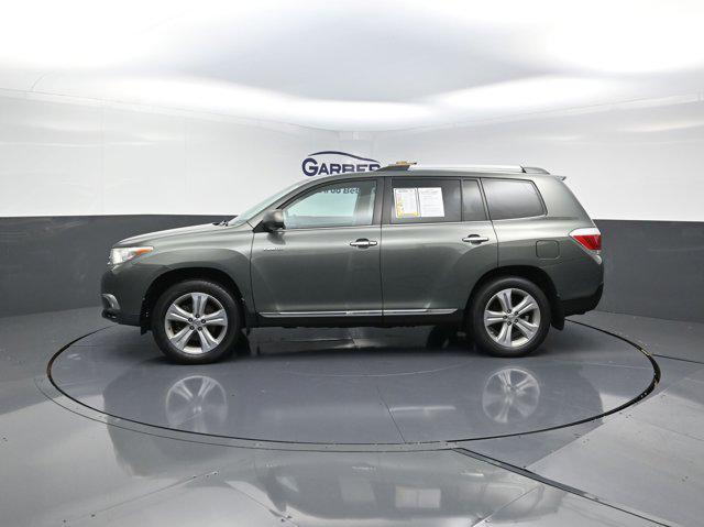 used 2013 Toyota Highlander car, priced at $16,998