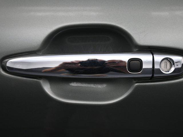 used 2013 Toyota Highlander car, priced at $16,998