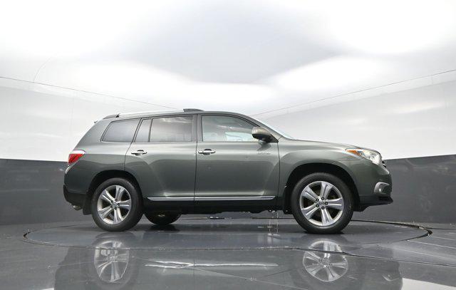 used 2013 Toyota Highlander car, priced at $16,998