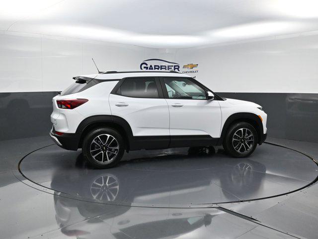 new 2026 Chevrolet TrailBlazer car, priced at $27,928