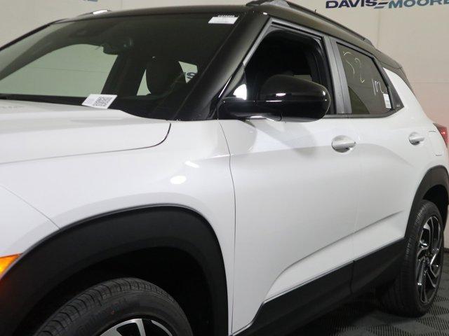 new 2025 Chevrolet TrailBlazer car, priced at $33,825