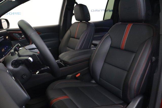 new 2026 Chevrolet Traverse car, priced at $60,215