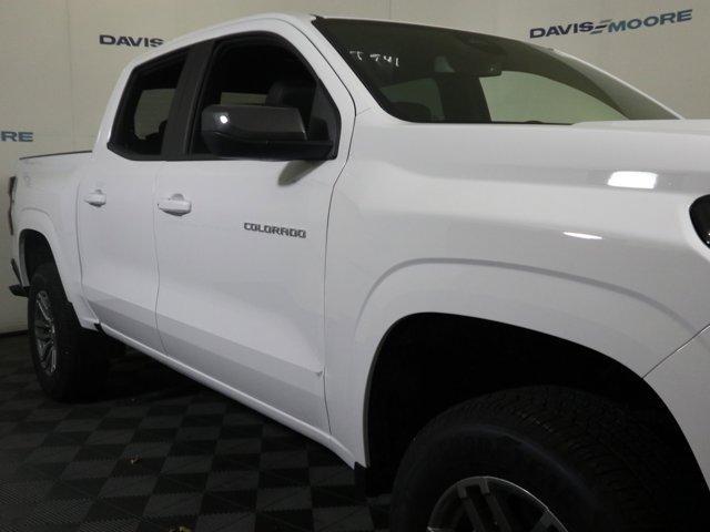 new 2024 Chevrolet Colorado car, priced at $45,520