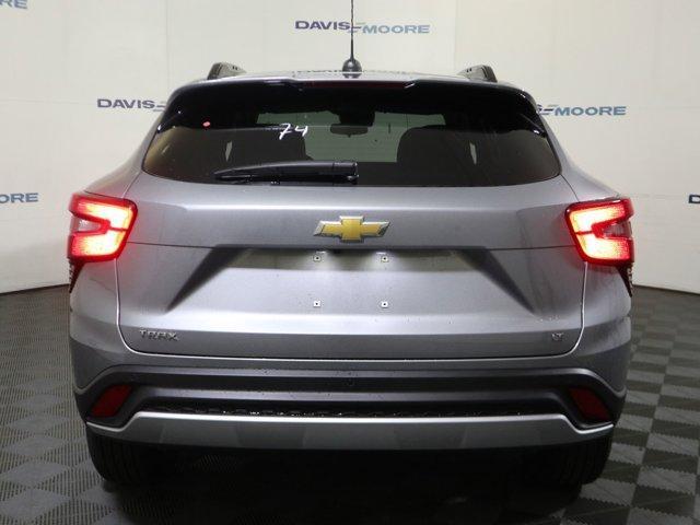 new 2025 Chevrolet Trax car, priced at $24,985