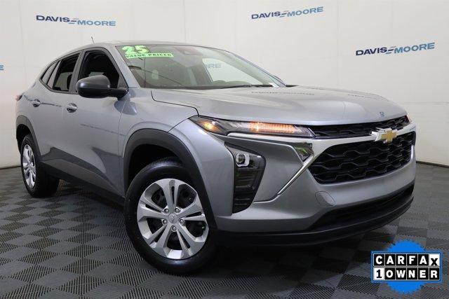 used 2025 Chevrolet Trax car, priced at $22,844