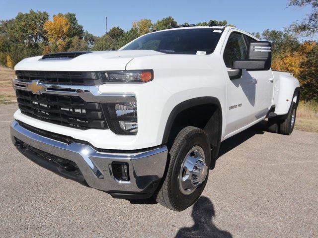 new 2025 Chevrolet Silverado 3500 car, priced at $72,550