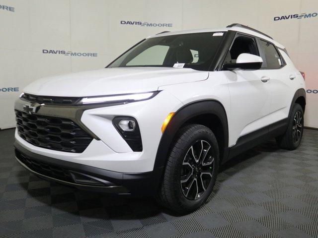 new 2025 Chevrolet TrailBlazer car, priced at $33,825