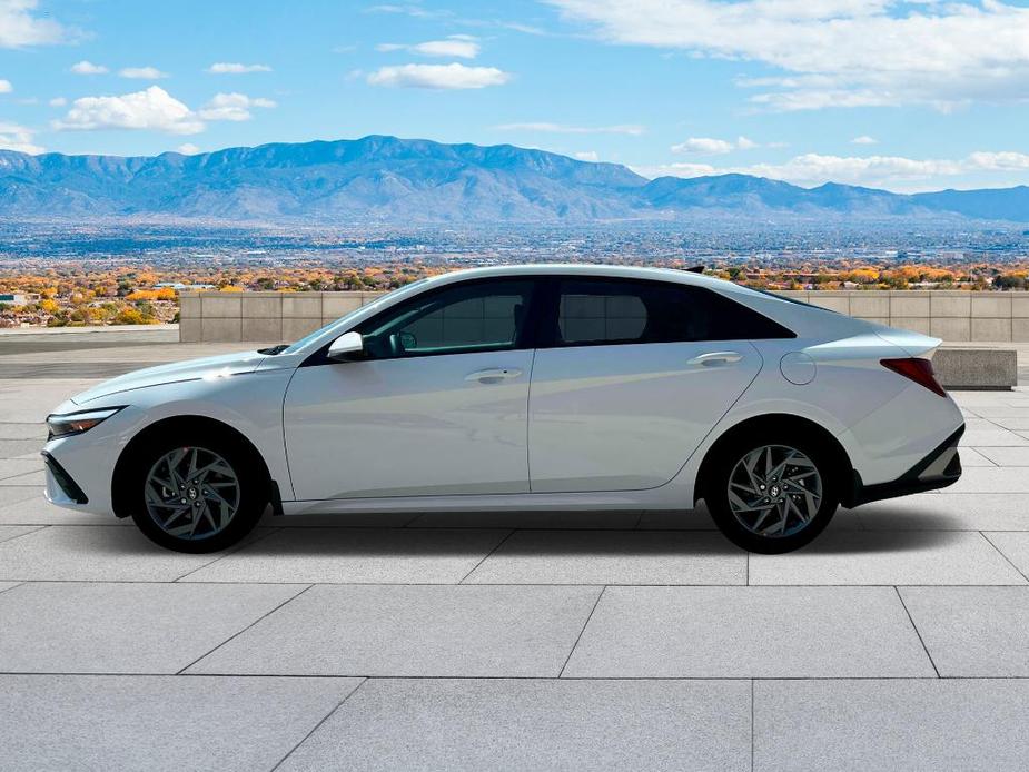 new 2025 Hyundai Elantra HEV car, priced at $30,057