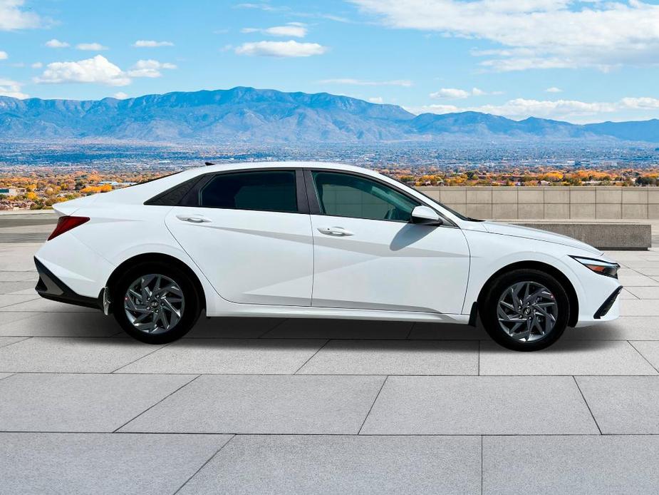 new 2025 Hyundai Elantra HEV car, priced at $30,057