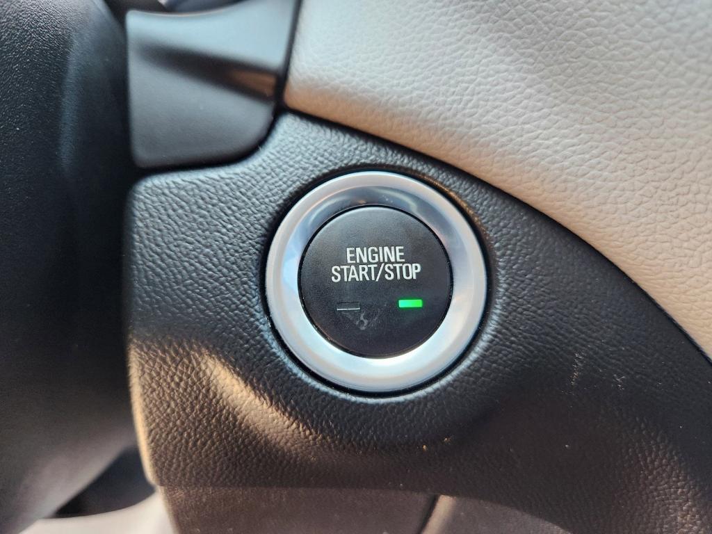used 2022 Chevrolet Equinox car, priced at $19,585